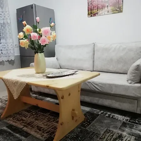 Romance Apartments Tiran